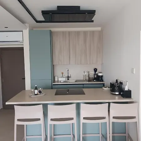 Lazuli Sea View & Pool Ap 502 Appartement *