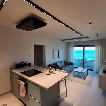 Lazuli Sea View & Pool Ap 502 Appartement *