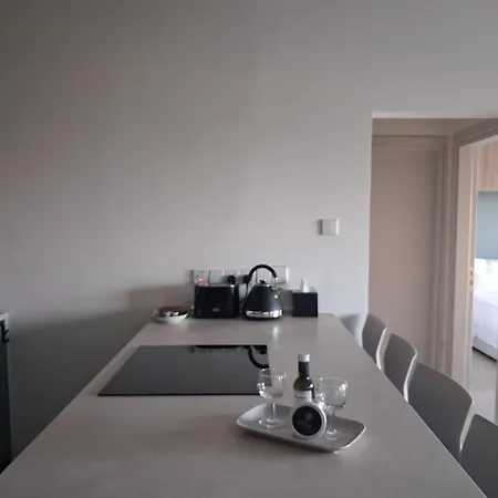 Lazuli Sea View & Pool Ap 502 Appartement