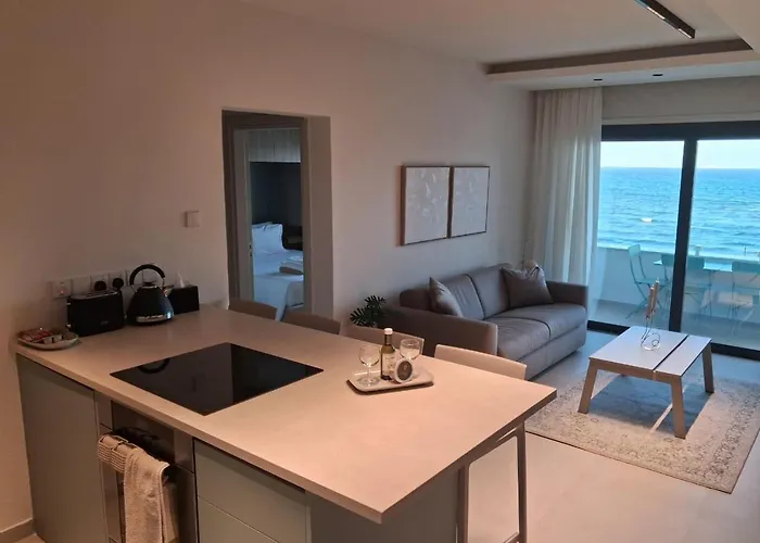 Lazuli Sea View&pool Ap 502 Larnaka