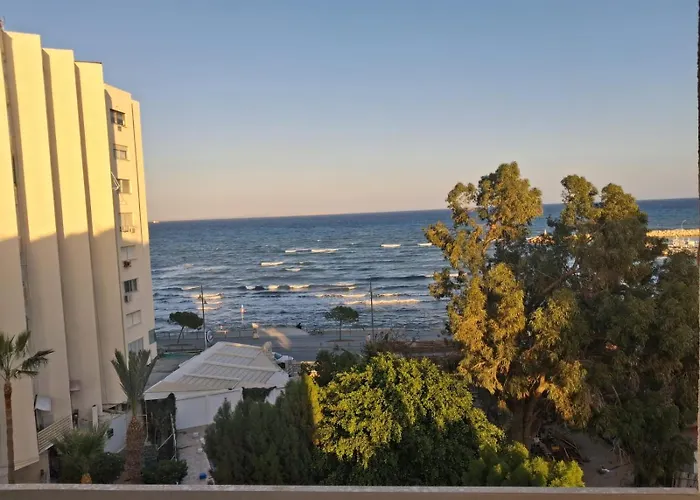 Lazuli Sea View & Pool Ap 502 Daire Larnaca
