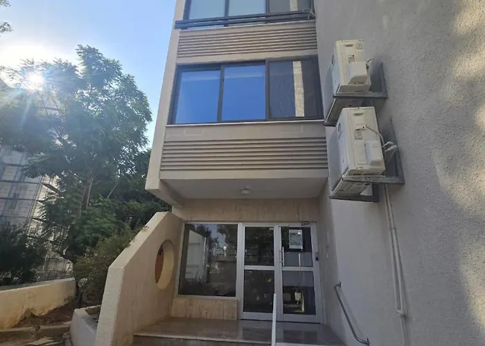 Lazuli Sea View & Pool Ap 502 Daire