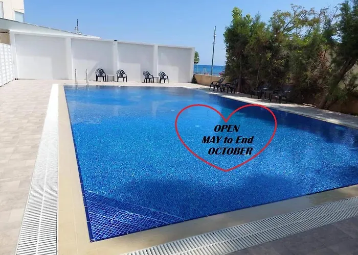 Lazuli Sea View & Pool Ap 502 Appartement *